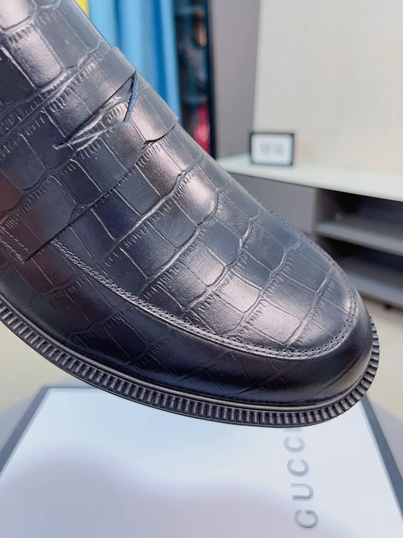 Men's shoes💰520🌸🌸【GUCCi】Original calfskin, water-dyed cowhide lining, original outsole, men's and women's fashion, formal casual leather shoes, slip-on men's and women's shoes series, young fashion, European and American trends, British style, random matching, comfortable feet, standard code: men's size 38-44 (45 can be customized)\nGrade: same style as the official website, original quality